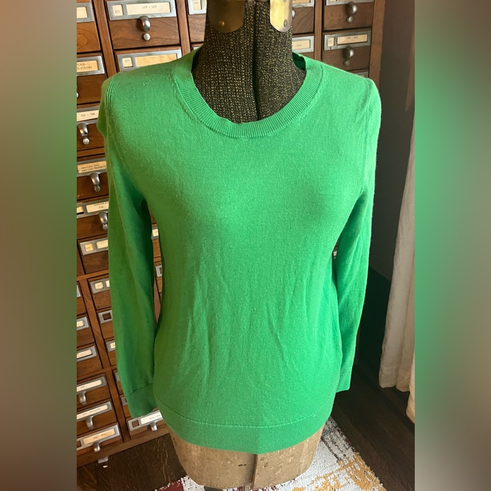 Banana Republic Extra Fine Merino Wool Sweater | Kelly Green Crewneck | Size M